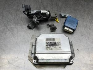 Gebruikte Kontaktslot + computer Toyota Yaris (P1) 1.3 16V VVT-i Prijs op aanvraag aangeboden door Autosloperij Alexander