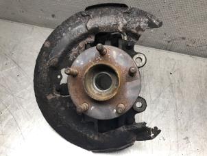 Gebruikte Fusee houder rechts-voor Volvo V50 (MW) 1.8 16V Prijs op aanvraag aangeboden door Autosloperij Alexander