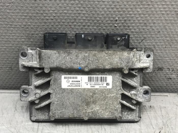 Gebruikte Computer Motormanagement Renault Twingo II (CN) 1.2 16V Prijs op aanvraag aangeboden door Autosloperij Alexander