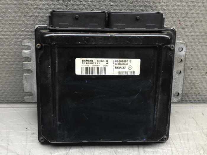 Computer Motormanagement van een Renault Clio II (BB/CB) 1.4 16V 2001