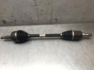 Gebruikte Homokineetas links-voor Renault Megane III Grandtour (KZ) 1.6 16V Prijs op aanvraag aangeboden door Autosloperij Alexander