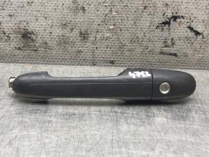 Gebruikte Portiergreep 2Deurs links Mercedes Vito (639.6) 2.2 111 CDI 16V Prijs op aanvraag aangeboden door Autosloperij Alexander