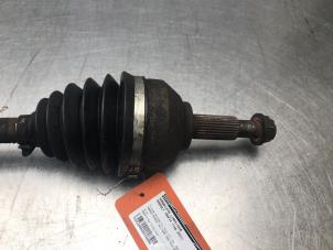 Gebruikte Cardanas links-voor (VWA) Renault Twingo II (CN) 1.2 16V Prijs op aanvraag aangeboden door Autosloperij Alexander