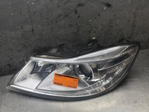 Gebruikte Linker Koplamp Skoda Octavia Combi (1Z5) 1.2 TSI Prijs op aanvraag aangeboden door Autosloperij Alexander