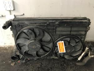 Gebruikte Radiateurfan Volkswagen Eos (1F7/F8) 2.0 TFSI 16V Prijs op aanvraag aangeboden door Autosloperij Alexander