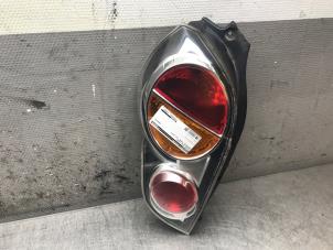 Gebruikte Achterlicht links Chevrolet Spark (M300) 1.0 16V Bifuel Prijs € 50,00 Margeregeling aangeboden door Autosloperij Alexander