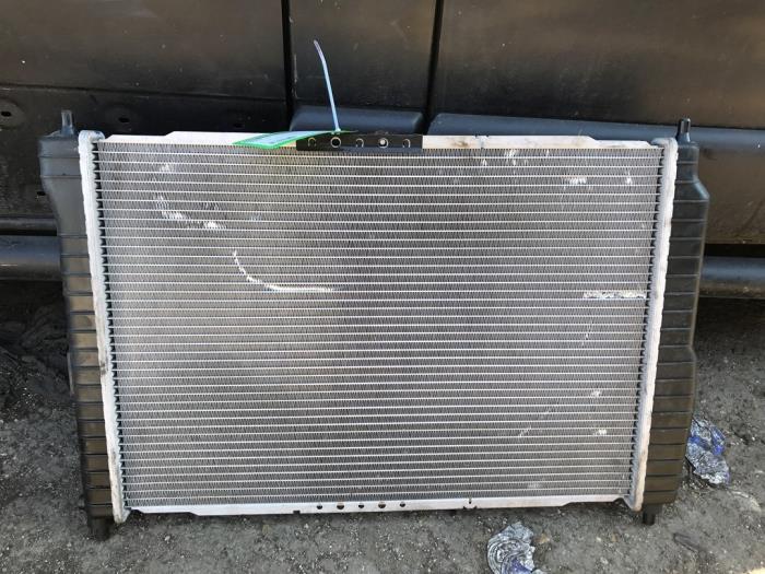Radiateur van een Daewoo Aveo (250) 1.4 16V LS 2008