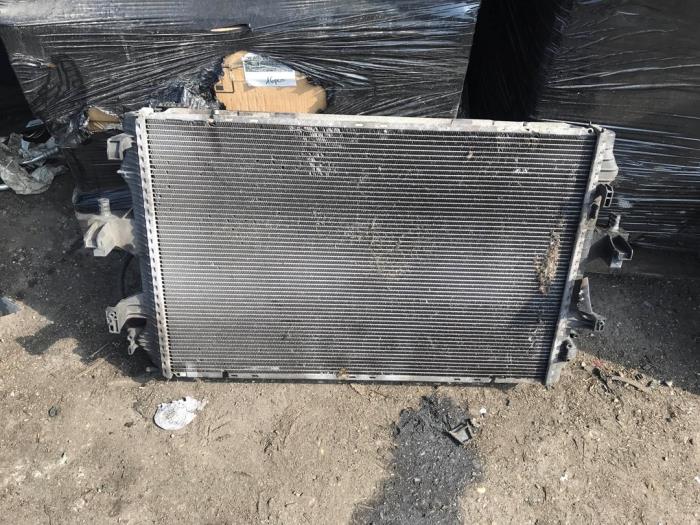 Gebruikte Radiateur Volkswagen Multivan T5 (7E/7HC/7HF/7HM) 2.5 TDi Prijs op aanvraag aangeboden door Autosloperij Alexander