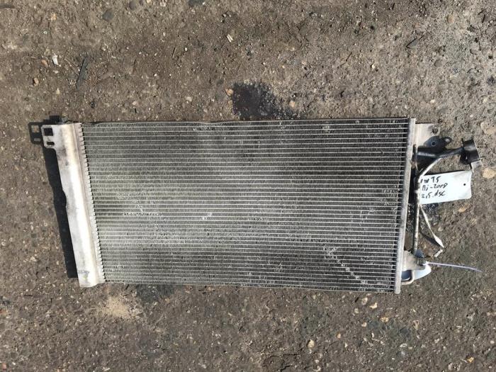 Gebruikte Radiateur Volkswagen Multivan T5 (7E/7HC/7HF/7HM) 2.5 TDi Prijs op aanvraag aangeboden door Autosloperij Alexander