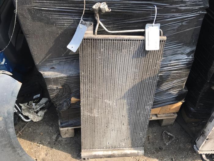 Gebruikte Radiateur Volkswagen Multivan T5 (7E/7HC/7HF/7HM) 2.5 TDi Prijs op aanvraag aangeboden door Autosloperij Alexander