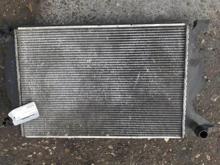 Gebruikte Radiateur Audi A4 Avant (B7) 3.0 TDI V6 24V Quattro Prijs op aanvraag aangeboden door Autosloperij Alexander