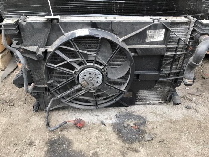 Gebruikte Radiateur Volkswagen Transporter T5 2.0 TDI DRF Prijs op aanvraag aangeboden door Autosloperij Alexander