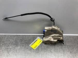 Gebruikte Deurslot Mechaniek 4Deurs links-achter Volkswagen Golf V (1K1) 1.4 TSI 122 16V Prijs € 50,00 Margeregeling aangeboden door Autosloperij Alexander