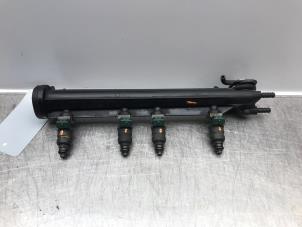 Injector brug van een Audi A3 (8L1) 1.6 2003