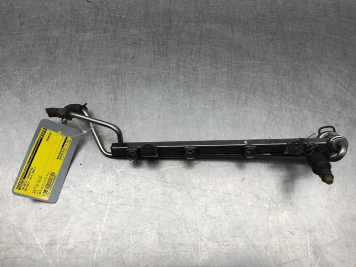 Gebruikte Galerij (Injectie) Volkswagen Golf IV (1J1) 1.6 16V Prijs op aanvraag aangeboden door Autosloperij Alexander