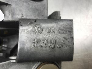 Gebruikte Pook Volkswagen Multivan T5 (7E/7HC/7HF/7HM) 2.5 TDi Prijs op aanvraag aangeboden door Autosloperij Alexander