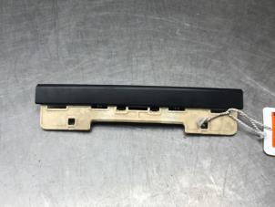 Gebruikte Display Interieur Volkswagen Touareg (7LA/7L6) 3.2 V6 24V Prijs € 40,00 Margeregeling aangeboden door Autosloperij Alexander