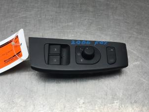 Gebruikte Ruit schakelaar elektrisch Volkswagen Fox (5Z) 1.4 16V Prijs op aanvraag aangeboden door Autosloperij Alexander