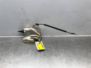 Gebruikte Deurslot Mechaniek 4Deurs links-voor Volkswagen Golf V (1K1) 1.6 FSI 16V Prijs op aanvraag aangeboden door Autosloperij Alexander