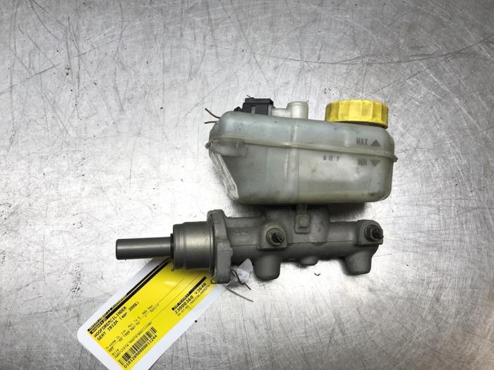 Gebruikte Hoofdremcilinder Seat Ibiza III (6L1) 1.4 16V 100 Prijs op aanvraag aangeboden door Autosloperij Alexander