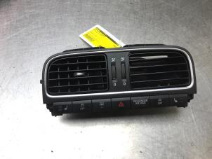 Gebruikte Luchtrooster Dashboard Volkswagen Polo V (6R) 1.2 TDI 12V BlueMotion Prijs € 40,00 Margeregeling aangeboden door Autosloperij Alexander