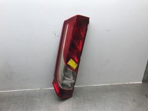 Gebruikte Achterlicht links Iveco New Daily Prijs € 99,00 Margeregeling aangeboden door Autosloperij Alexander