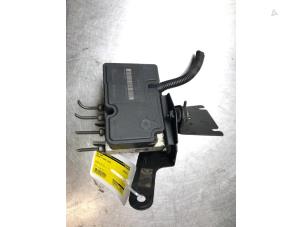 Gebruikte ABS Pomp Renault Twingo II (CN) 1.2 16V Prijs op aanvraag aangeboden door Autosloperij Alexander