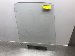 Gebruikte Deurruit 2Deurs rechts Mercedes Sprinter 3t (903) 311 CDI 16V Prijs op aanvraag aangeboden door Autosloperij Alexander