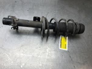 Gebruikte Schokdemper rechts-voor Volkswagen Polo V (6R) 1.2 TDI 12V BlueMotion Prijs op aanvraag aangeboden door Autosloperij Alexander