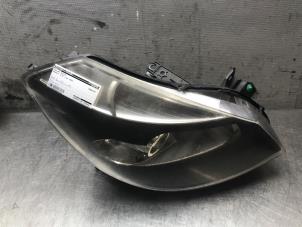 Gebruikte Koplamp rechts Renault Clio III (BR/CR) 1.4 16V Prijs op aanvraag aangeboden door Autosloperij Alexander