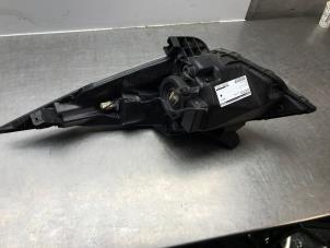 Gebruikte Koplamp rechts Chevrolet Spark (M300) 1.0 16V Bifuel Prijs € 70,00 Margeregeling aangeboden door Autosloperij Alexander