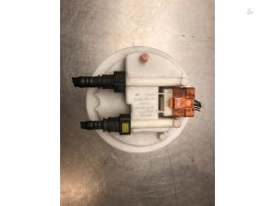 Gebruikte Benzinepomp Citroen Nemo (AA) 1.4 HDi 70 Prijs € 70,00 Margeregeling aangeboden door Autosloperij Alexander