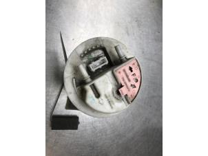 Gebruikte Benzinepomp Citroen Xsara Picasso (CH) 1.6 Prijs € 30,00 Margeregeling aangeboden door Autosloperij Alexander