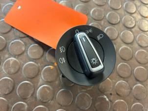 Gebruikte Licht Schakelaar Volkswagen Polo V (6R) 1.4 TDI DPF BlueMotion technology Prijs € 35,00 Margeregeling aangeboden door Autosloperij Alexander