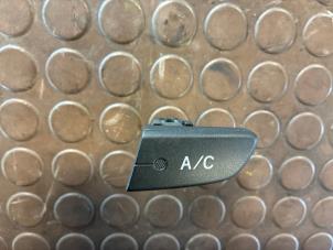 Gebruikte Schakelaar Airco Citroen C1 1.0 12V Prijs € 40,00 Margeregeling aangeboden door Autosloperij Alexander