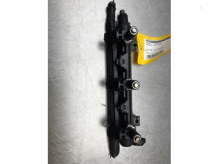Gebruikte Injector brug Volkswagen Polo V (6R) 1.4 TDI DPF BlueMotion technology Prijs op aanvraag aangeboden door Autosloperij Alexander