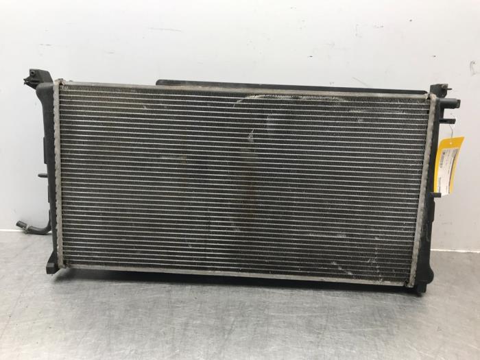 Gebruikte Radiateur Chrysler Voyager/Grand Voyager (RG/RS) 2.8 CRD 16V Autom. Prijs op aanvraag aangeboden door Autosloperij Alexander