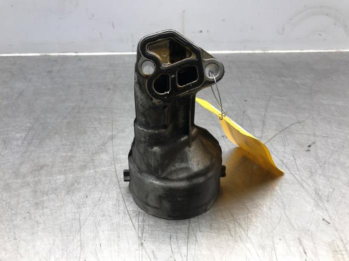 Gebruikte Oliefilterhuis Volkswagen Polo IV (9N1/2/3) 1.2 12V Prijs op aanvraag aangeboden door Autosloperij Alexander