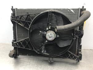 Gebruikte Radiateur Renault Twingo II (CN) 1.2 16V Prijs op aanvraag aangeboden door Autosloperij Alexander