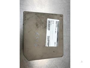 Gebruikte Zekeringkast Renault Clio III (BR/CR) 1.4 16V Prijs op aanvraag aangeboden door Autosloperij Alexander