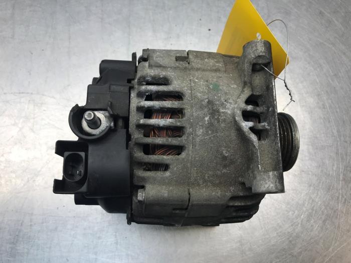 Gebruikte Dynamo Mercedes B (W245) 1.5 B-150 16V Prijs € 80,00 Margeregeling aangeboden door Autosloperij Alexander