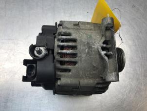 Gebruikte Dynamo Mercedes B (W245) 1.5 B-150 16V Prijs € 80,00 Margeregeling aangeboden door Autosloperij Alexander