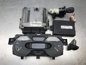 Gebruikte Kontaktslot + computer Opel Vivaro 1.6 CDTI BiTurbo 120 Prijs op aanvraag aangeboden door Autosloperij Alexander