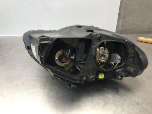 Gebruikte Linker Koplamp Chrysler Voyager/Grand Voyager (RG/RS) 2.8 CRD 16V Autom. Prijs € 60,00 Margeregeling aangeboden door Autosloperij Alexander