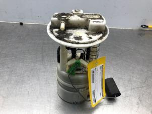 Gebruikte Benzinepomp Renault Twingo II (CN) 1.2 Prijs € 50,00 Margeregeling aangeboden door Autosloperij Alexander