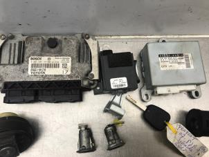 Gebruikte Kontaktslot + computer Peugeot 107 1.0 12V Prijs € 120,00 Margeregeling aangeboden door Autosloperij Alexander