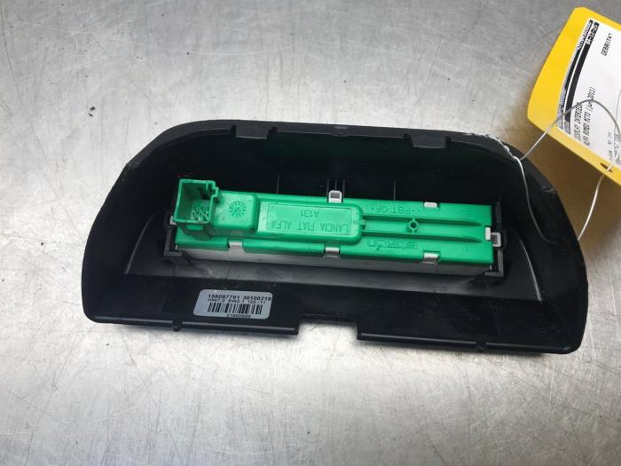 Gebruikte Display Interieur Alfa Romeo MiTo (955) 1.3 JTDm 16V Eco Prijs € 45,00 Margeregeling aangeboden door Autosloperij Alexander