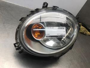 Gebruikte Rechter Koplamp Mini Mini (R56) 1.6 16V Cooper Prijs € 50,00 Margeregeling aangeboden door Autosloperij Alexander