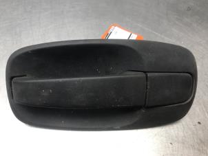 Gebruikte Achterklep Handgreep Opel Vivaro 2.0 CDTI Prijs € 30,00 Margeregeling aangeboden door Autosloperij Alexander