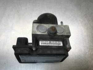 Gebruikte ABS Pomp Opel Vivaro 2.5 CDTI 16V Prijs € 120,00 Margeregeling aangeboden door Autosloperij Alexander